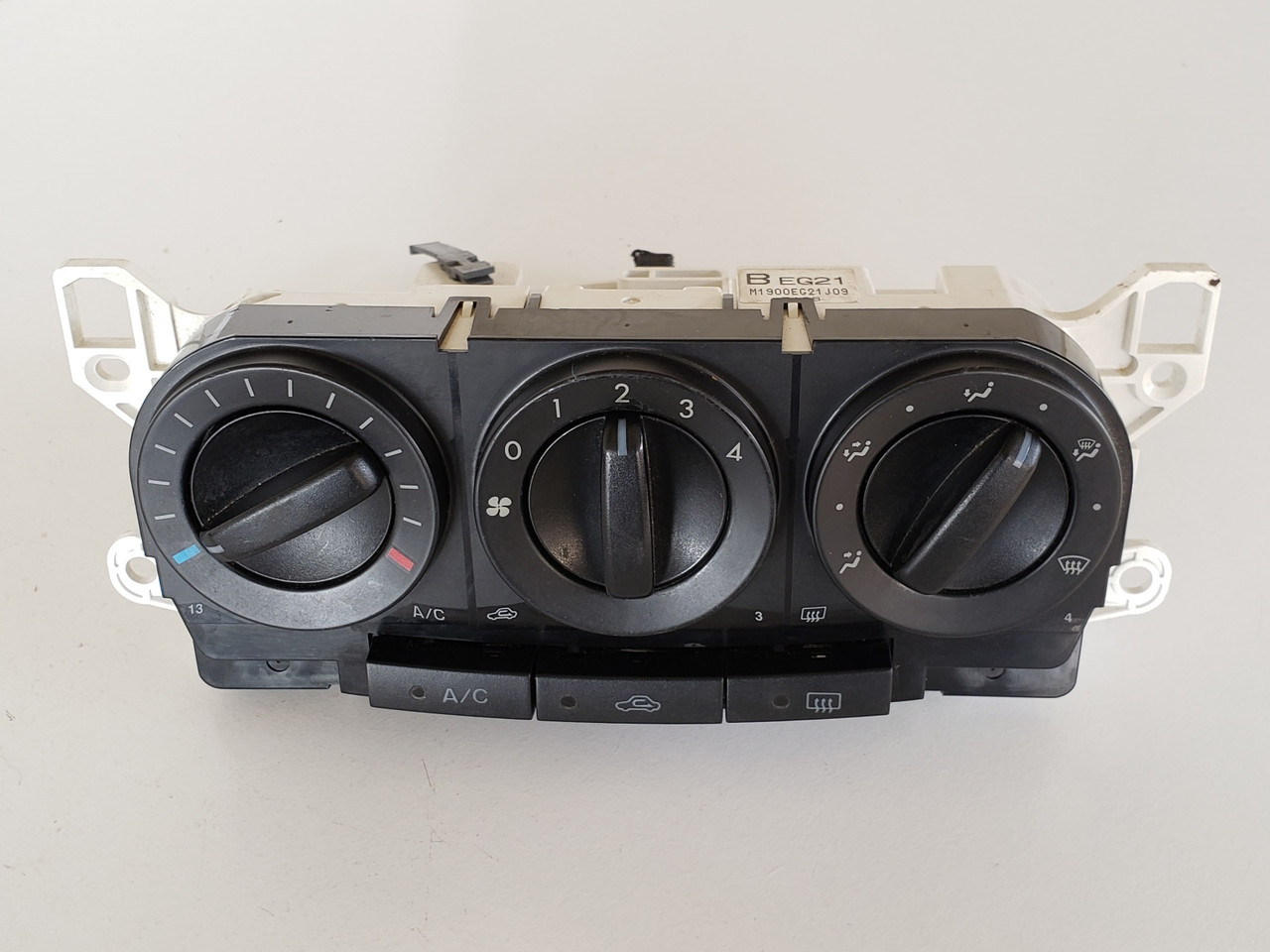 07-09 Mazda CX-7 CX7 EG2161190E Climate Control Panel Temp Unit A/C Heater