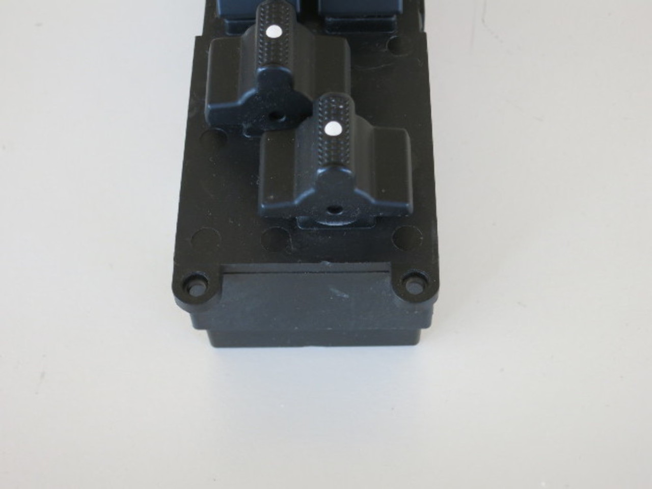 06 07 08 Kia Sedona Drivers Side Left Master Window Switch OEM