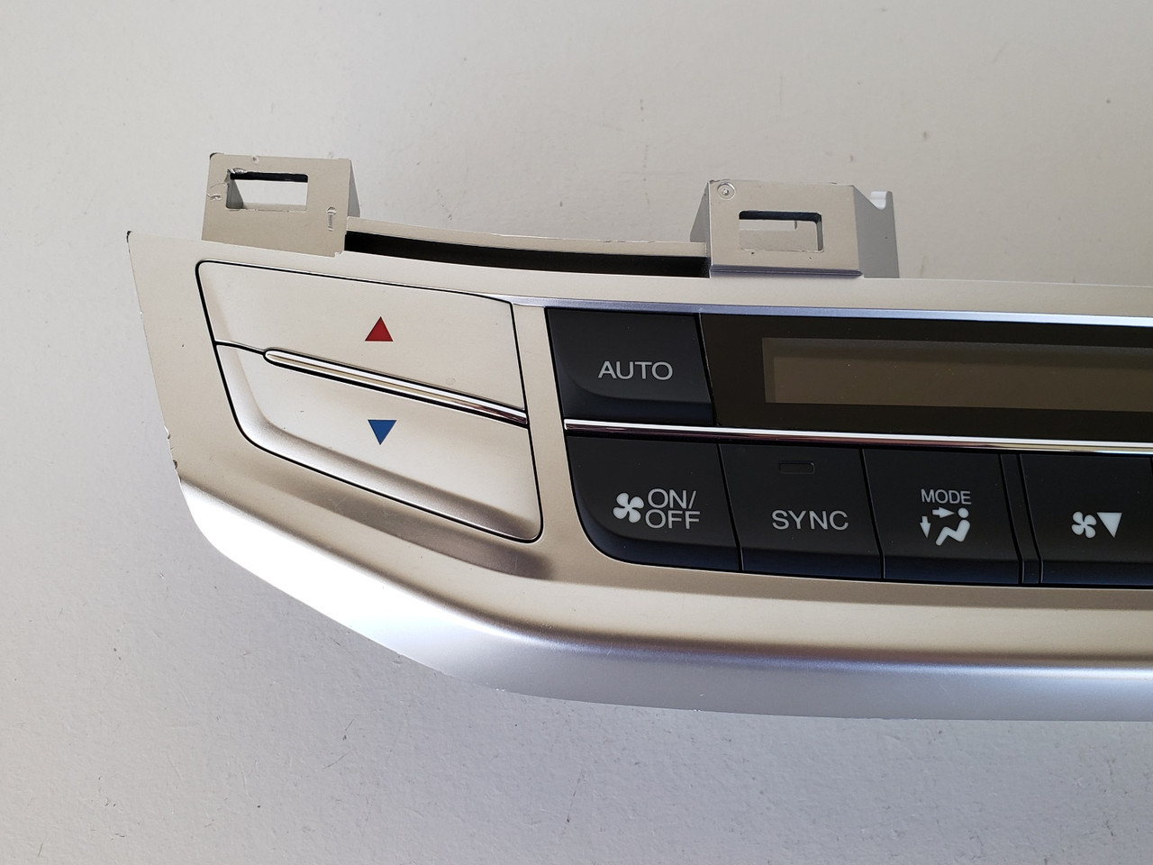 13-15 Accord LX 79600-T2F-A61 Climate Control Panel Temperature Unit A/C Heater 13-15 Accord LX 79600-T2F-A61 Climate Control Panel Temperature Unit A/C Heater