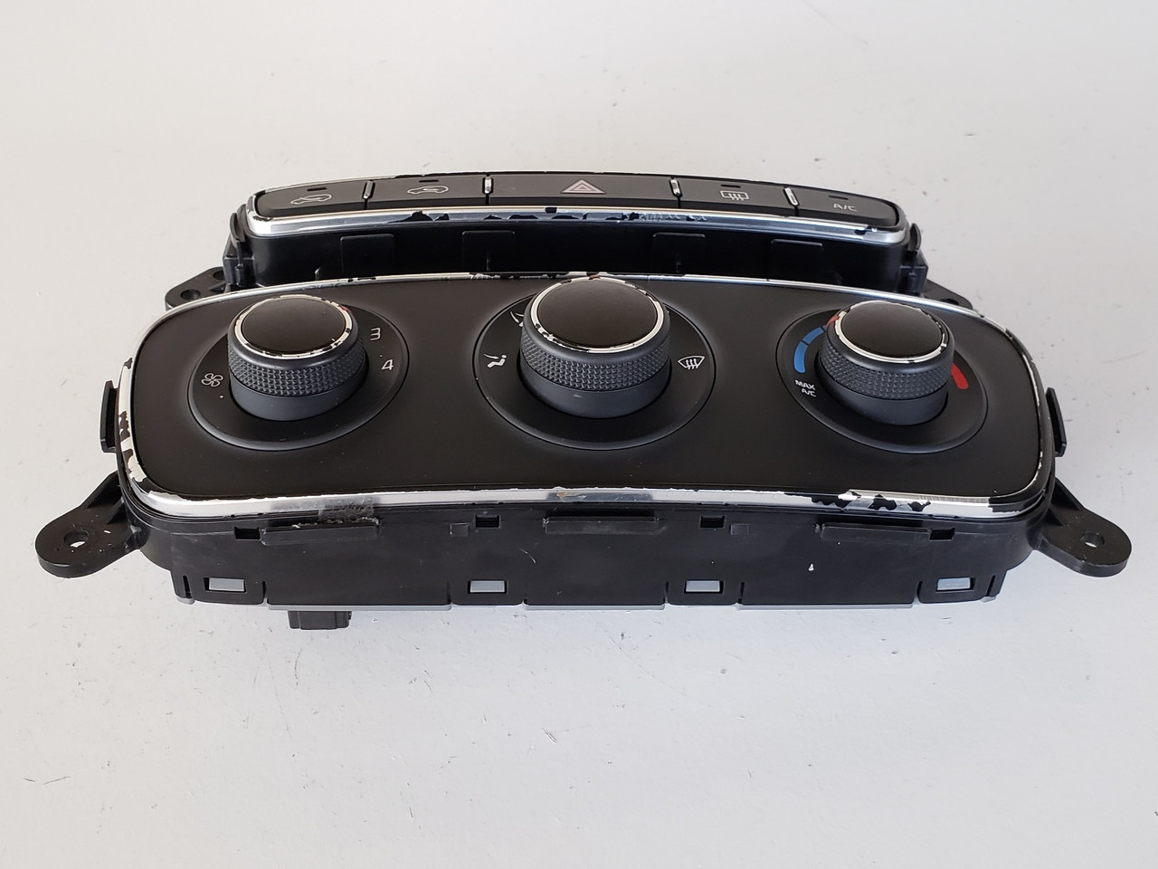 14 15 Kia Sorento Climate Control Panel Temperature Unit A/C Heater 14 15 Kia Sorento Climate Control Panel Temperature Unit A/C Heater