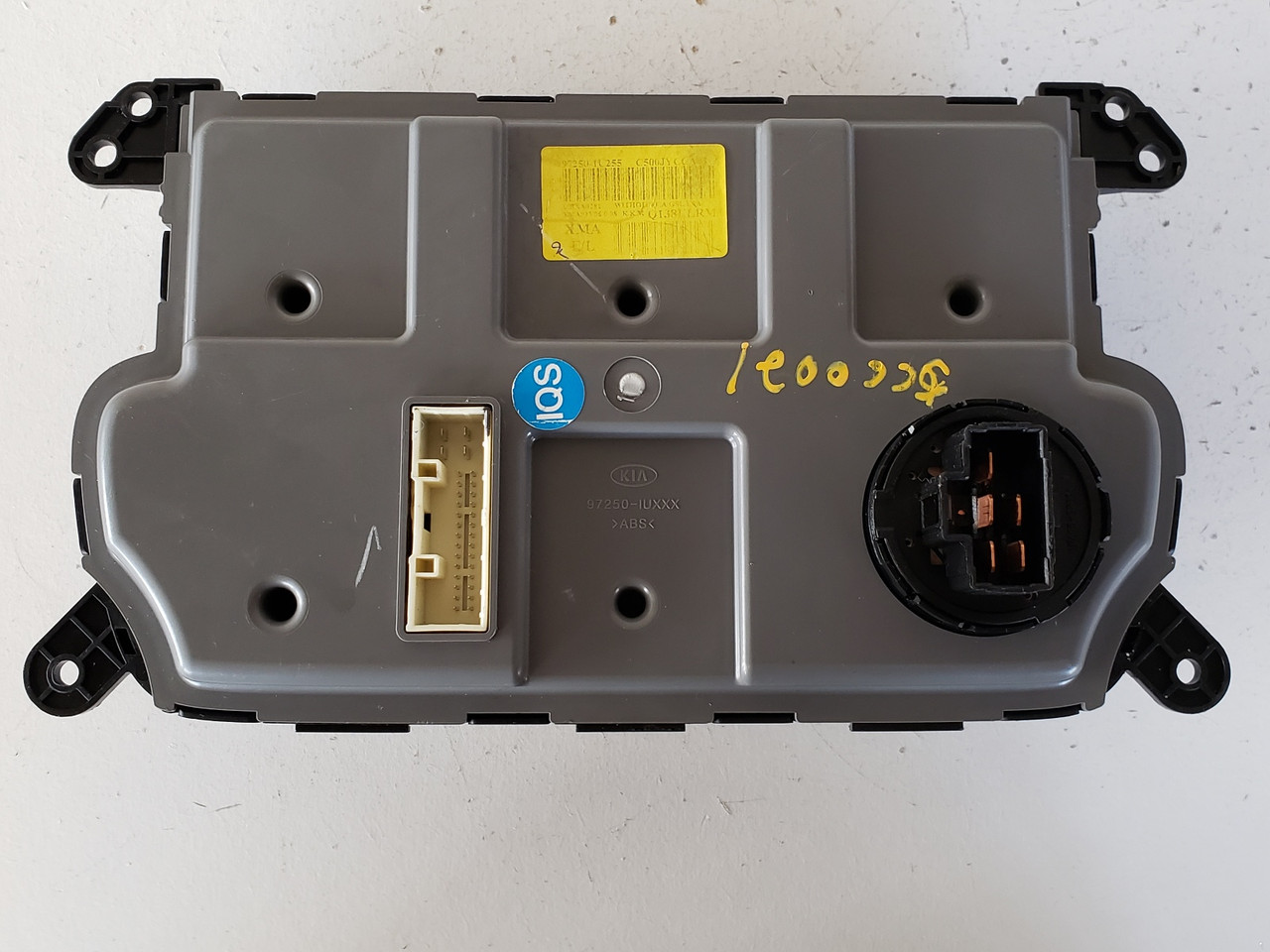 14 15 Kia Sorento Climate Control Panel Temperature Unit A/C Heater 14 15 Kia Sorento Climate Control Panel Temperature Unit A/C Heater