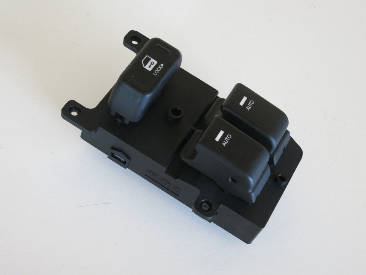 13 14 15 Hyundai Genesis Drivers Side Left Master Window Switch OEM 13 14 15 Hyundai Genesis Drivers Side Left Master Window Switch OEM