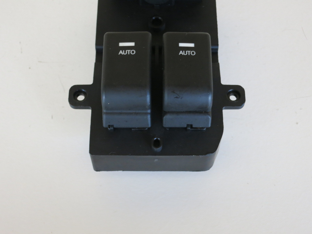 13 14 15 Hyundai Genesis Drivers Side Left Master Window Switch OEM 13 14 15 Hyundai Genesis Drivers Side Left Master Window Switch OEM