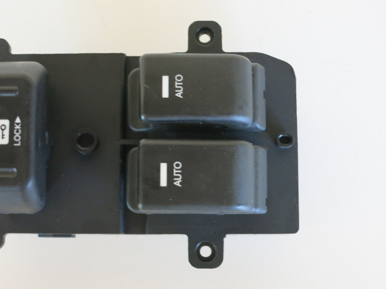 13 14 15 Hyundai Genesis Drivers Side Left Master Window Switch OEM 13 14 15 Hyundai Genesis Drivers Side Left Master Window Switch OEM