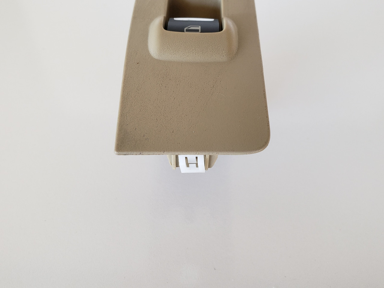 13-19 Ford Taurus BB5T-14529-ACW Right Rear Passenger Window Switch OEM 13-19 Ford Taurus BB5T-14529-ACW Right Rear Passenger Window Switch OEM