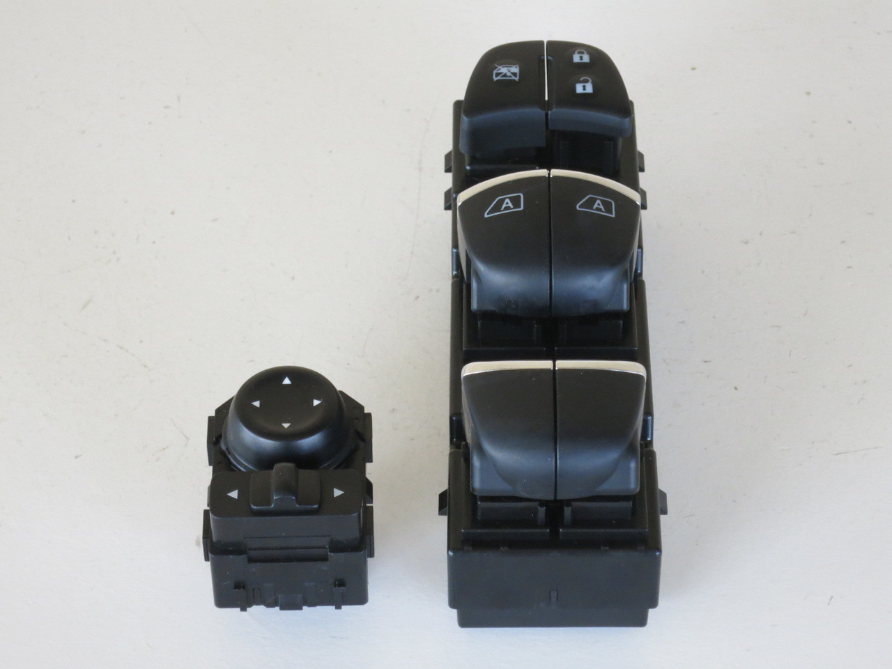 16 17 Nissan Maxima Drivers Side Left Master Window Switch OEM 16 17 Nissan Maxima Drivers Side Left Master Window Switch OEM