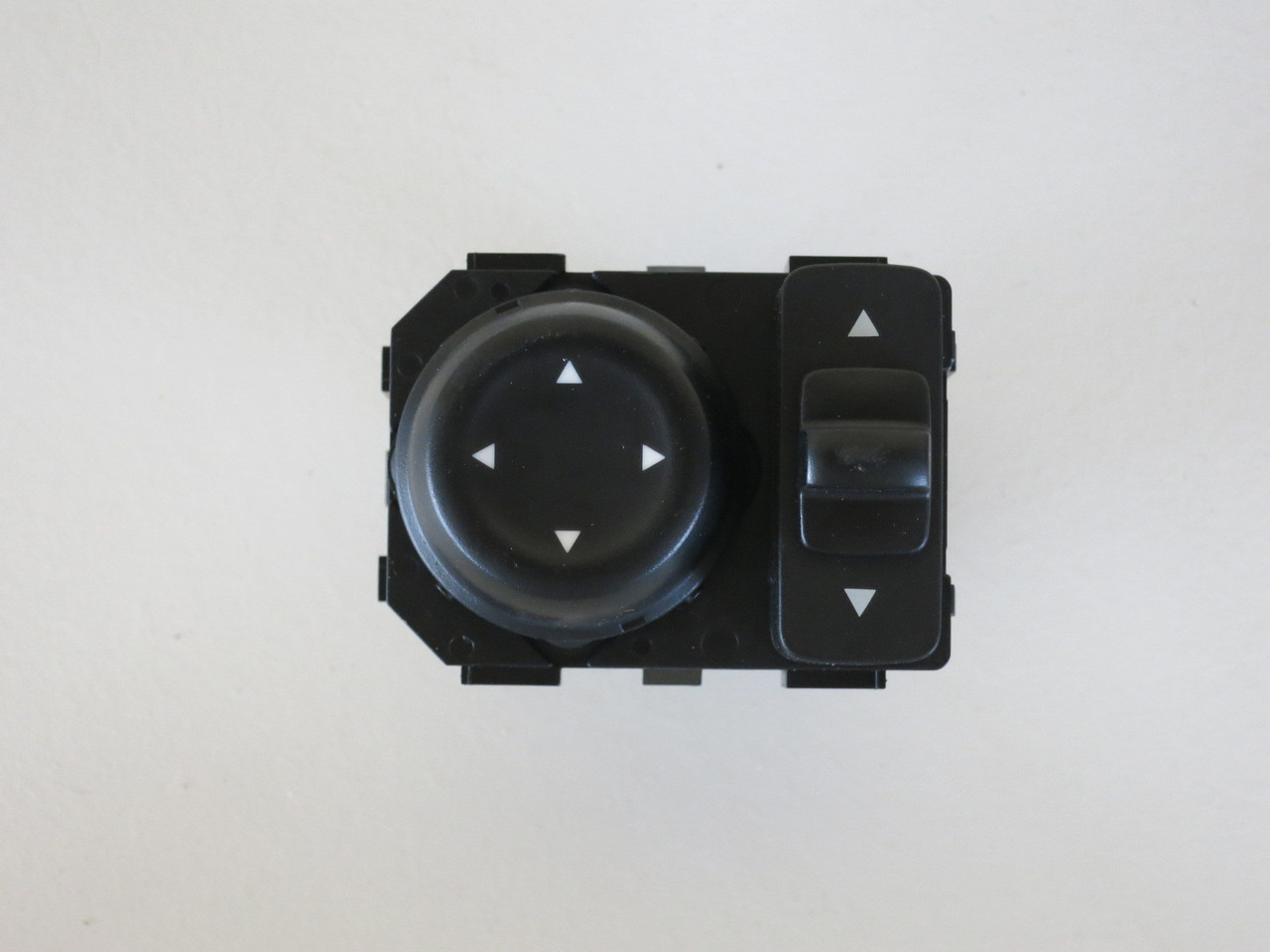 16 17 Nissan Maxima Drivers Side Left Master Window Switch OEM 16 17 Nissan Maxima Drivers Side Left Master Window Switch OEM