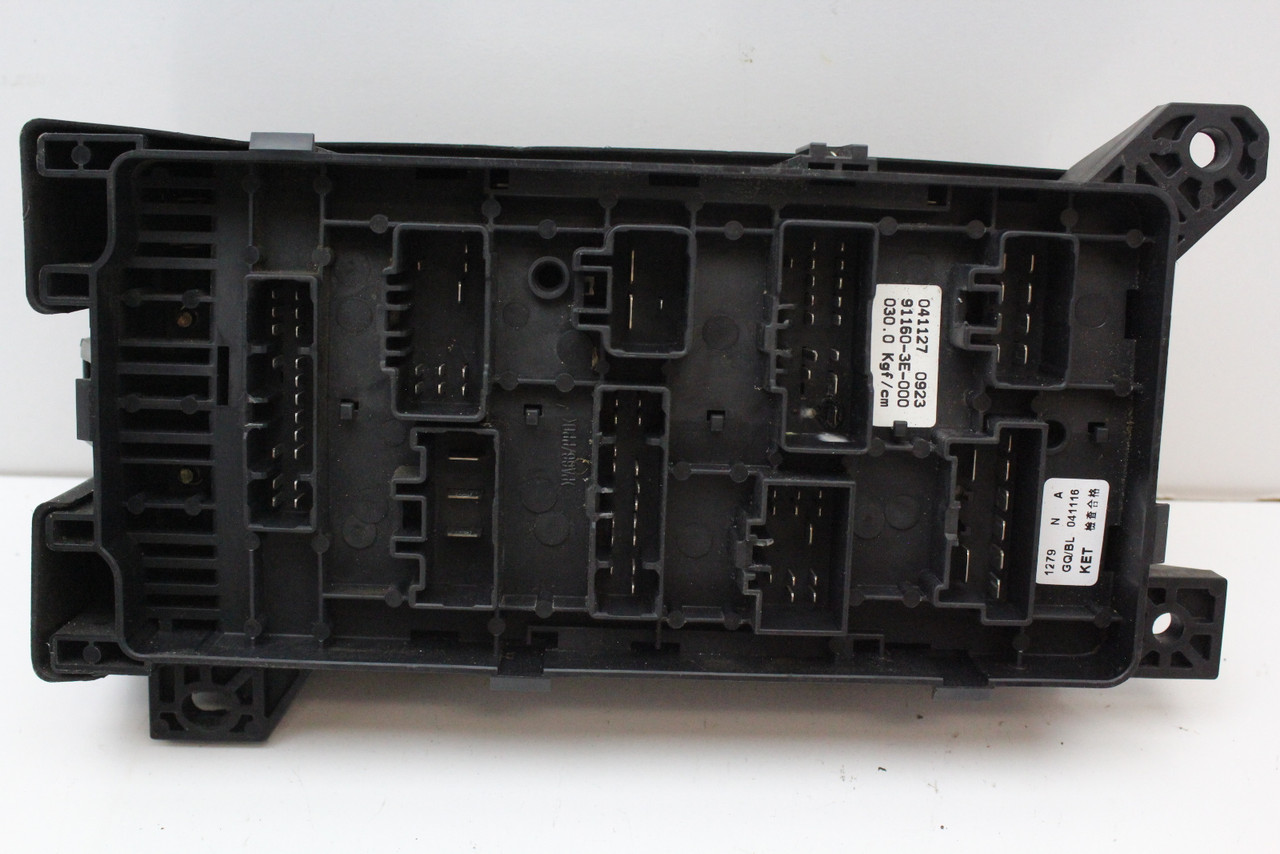 03 04 05 06 Kia Sorento 91160-3E000 Fusebox Fuse Box Relay Unit Module