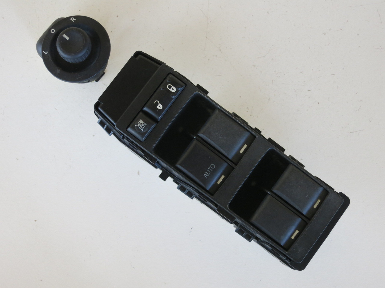 11 12 13 14 15 16 17 Jeep Compass Drivers Side Left Master Window Switch OEM 11 12 13 14 15 16 17 Jeep Compass Drivers Side Left Master Window Switch OEM