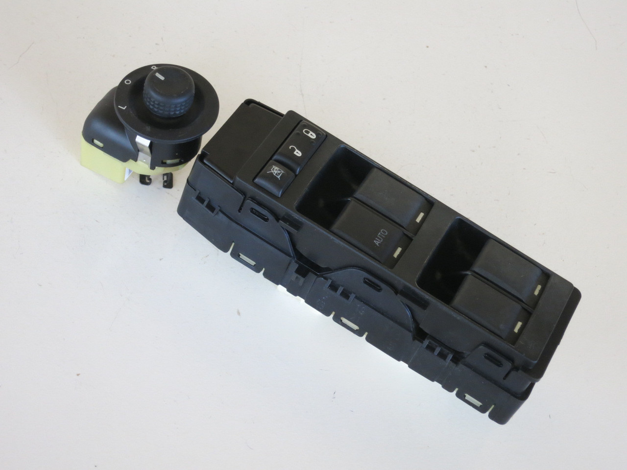 11 12 13 14 15 16 17 Jeep Compass Drivers Side Left Master Window Switch OEM 11 12 13 14 15 16 17 Jeep Compass Drivers Side Left Master Window Switch OEM
