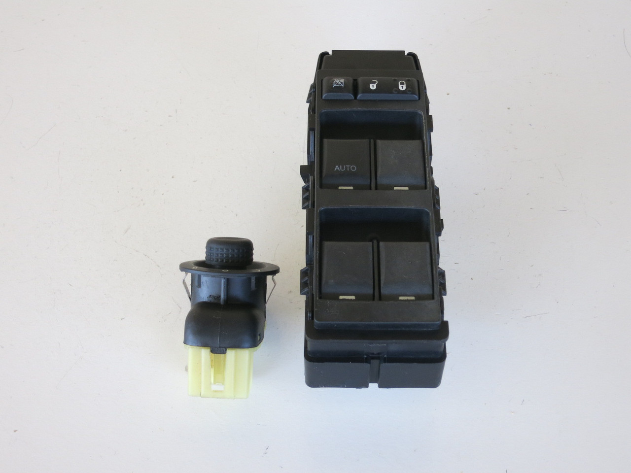 11 12 13 14 15 16 17 Jeep Compass Drivers Side Left Master Window Switch OEM 11 12 13 14 15 16 17 Jeep Compass Drivers Side Left Master Window Switch OEM