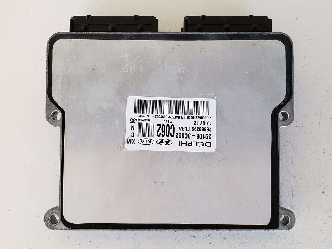 2011-2013 Sorento 39108-3C062 Computer Brain Engine Control ECU ECM EBX Module