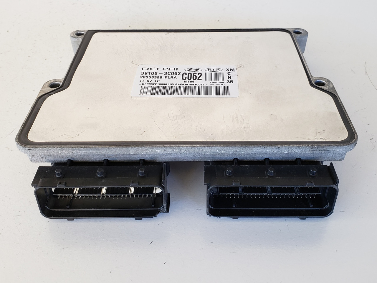 2011-2013 Sorento 39108-3C062 Computer Brain Engine Control ECU ECM EBX Module