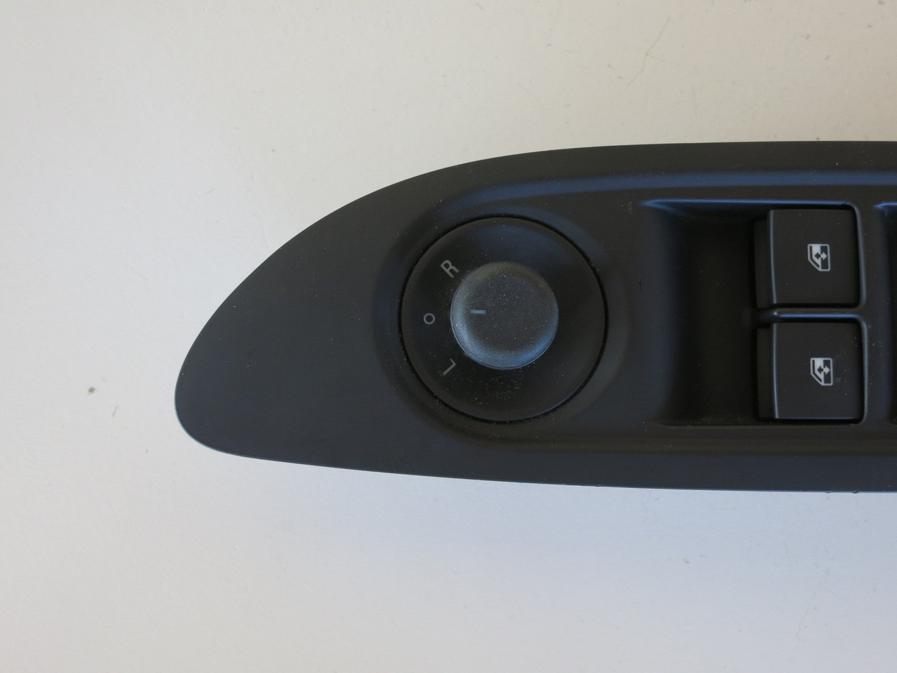 14 15 16 Buick Encore Drivers Side Left Master Window Switch OEM 14 15 16 Buick Encore Drivers Side Left Master Window Switch OEM