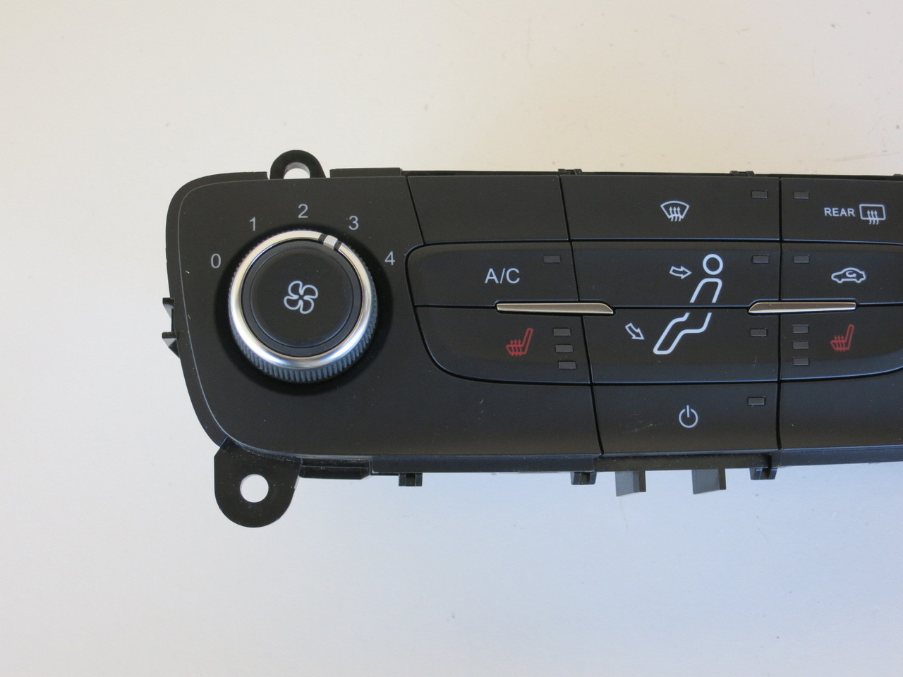 15 16 17 Ford Focus Climate Control Panel Temperature Unit A/C Heater 15 16 17 Ford Focus Climate Control Panel Temperature Unit A/C Heater