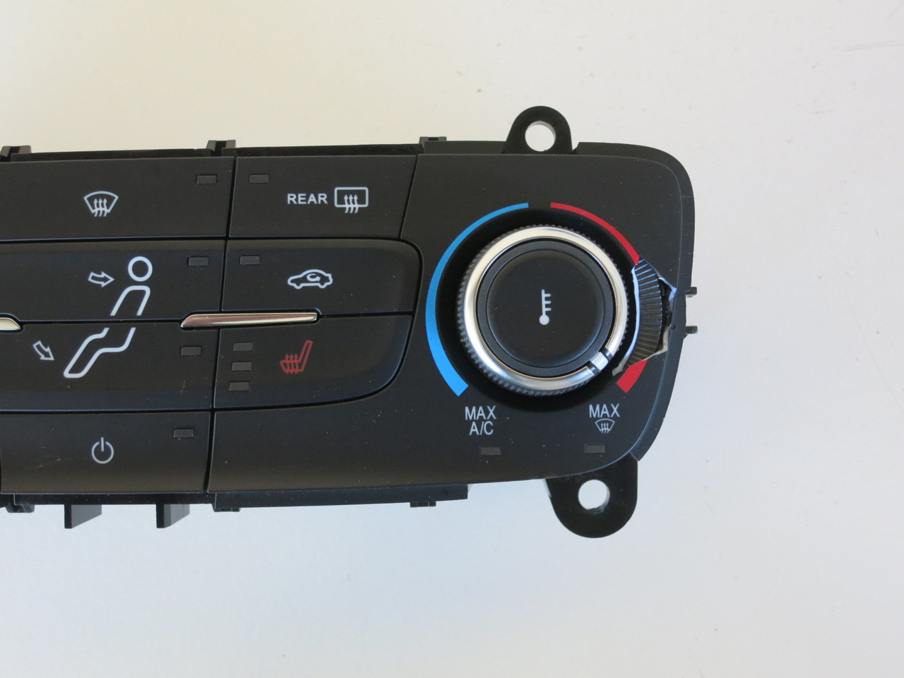15 16 17 Ford Focus Climate Control Panel Temperature Unit A/C Heater 15 16 17 Ford Focus Climate Control Panel Temperature Unit A/C Heater