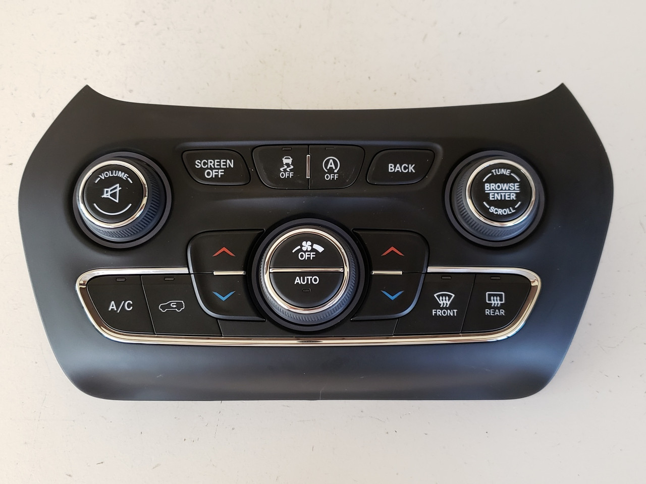 15 16 17 Jeep Cherokee Audio Climate Control Panel Temperature Unit A/C Heater 15 16 17 Jeep Cherokee Audio Climate Control Panel Temperature Unit A/C Heater