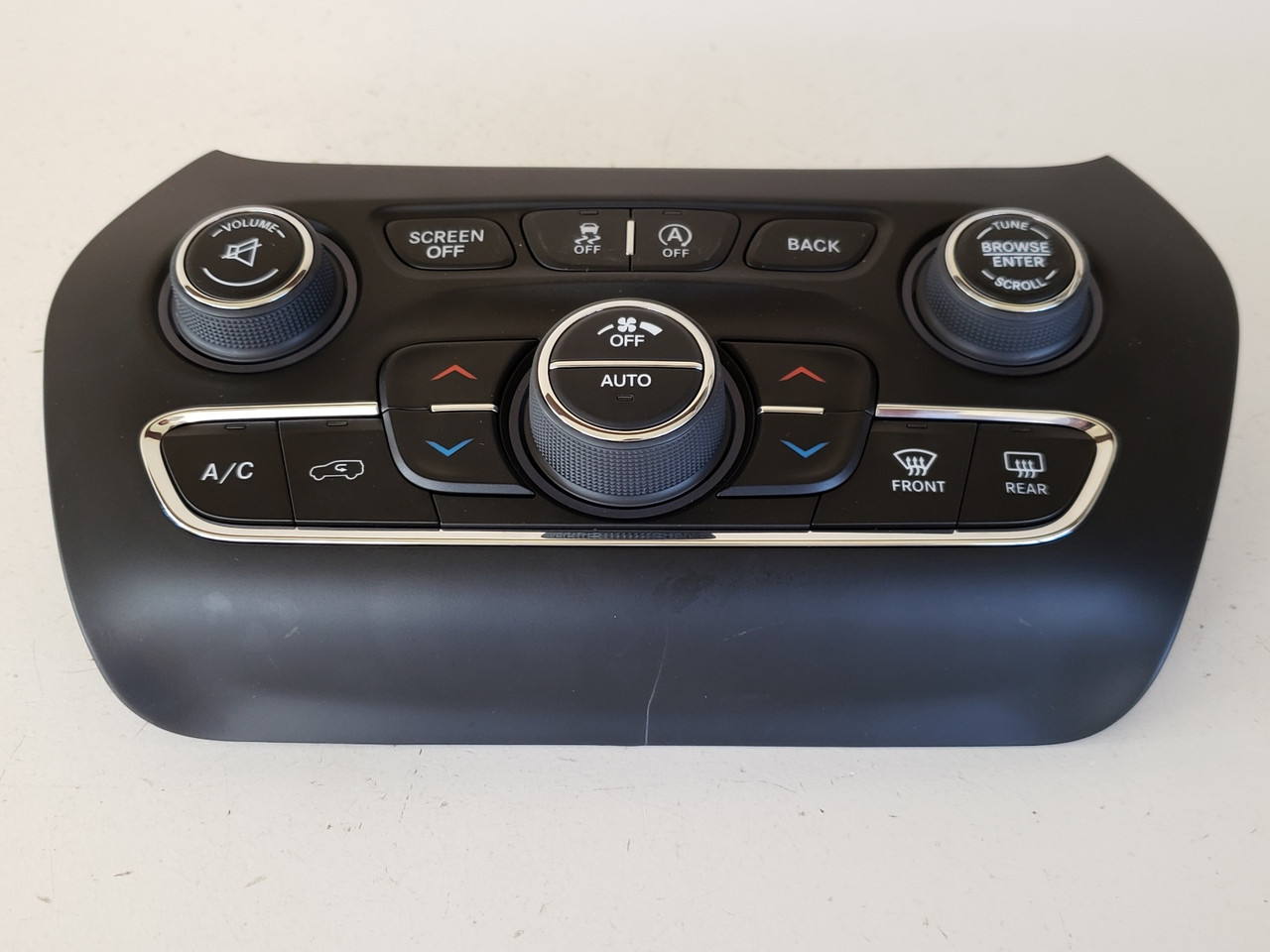 15 16 17 Jeep Cherokee Audio Climate Control Panel Temperature Unit A/C Heater 15 16 17 Jeep Cherokee Audio Climate Control Panel Temperature Unit A/C Heater