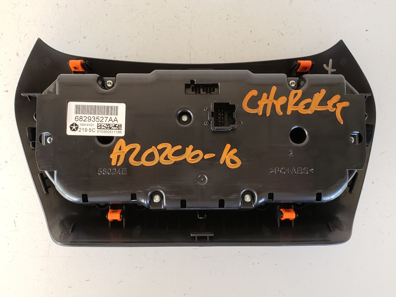 15 16 17 Jeep Cherokee Audio Climate Control Panel Temperature Unit A/C Heater 15 16 17 Jeep Cherokee Audio Climate Control Panel Temperature Unit A/C Heater