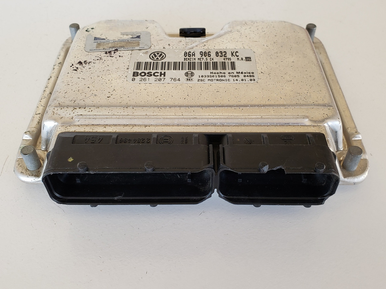2003 VW Beetle 06A 906 032 KC Computer Brain Engine Control ECU ECM EBX Module