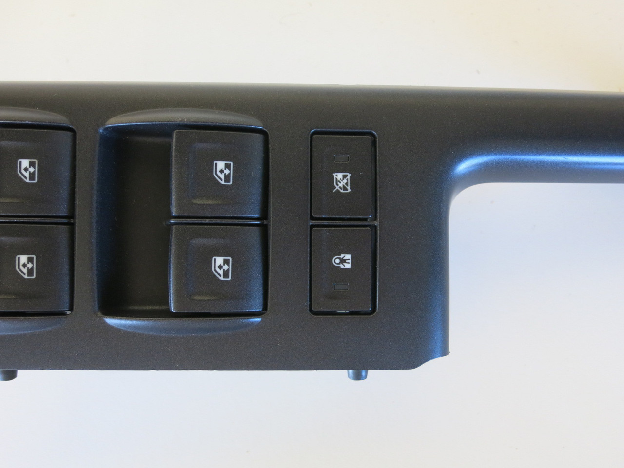 14 15 Gmc Sierra 1500 Drivers Side Left Master Window Switch OEM 14 15 Gmc Sierra 1500 Drivers Side Left Master Window Switch OEM
