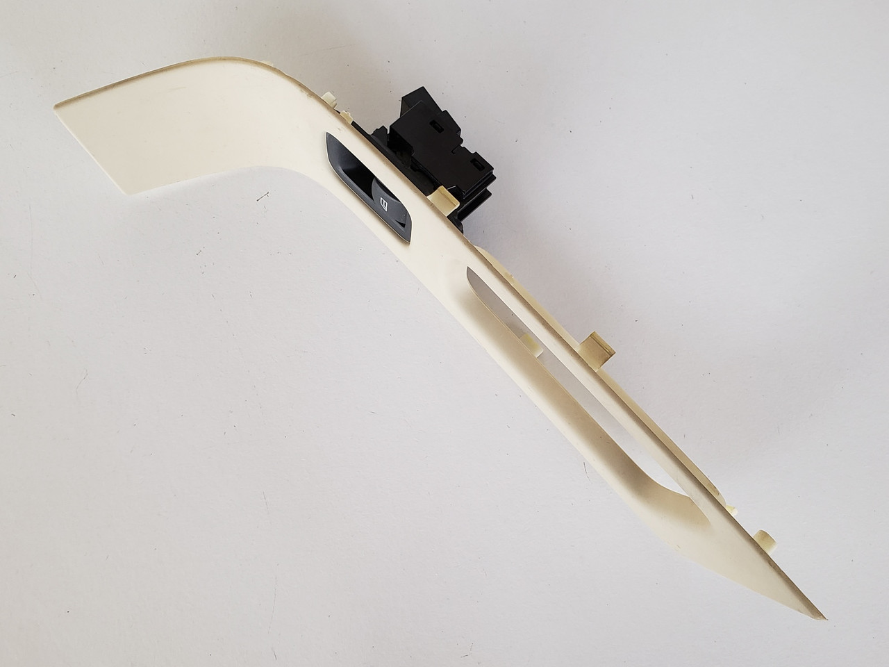 Volvo S60 31272013 Left Rear Passenger Window Switch OEM