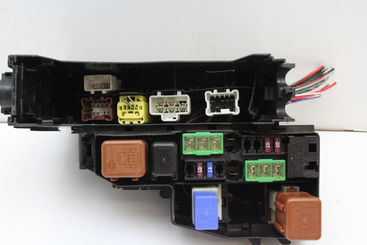 2015 15 Nissan Altima 3TA0A Engine Fusebox Fuse Box Relay Control Unit