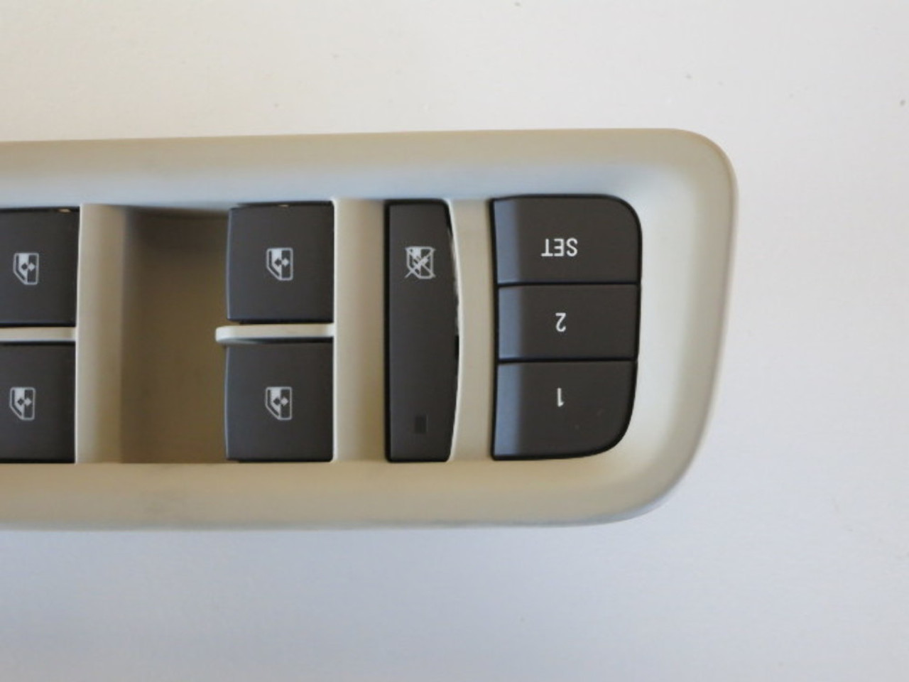 15 16 Buick Lacrosse Drivers Side Left Master Window Switch OEM 15 16 Buick Lacrosse Drivers Side Left Master Window Switch OEM