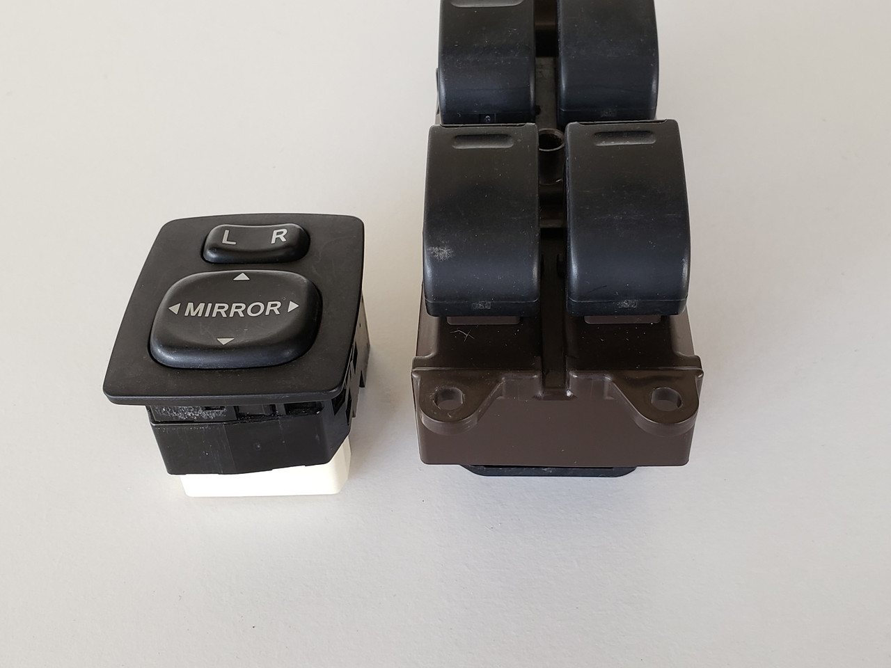 02-06 Toyota Camry LE SE 84820-33170 Drivers Side Left Master