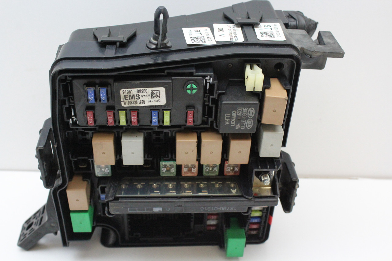 17 18 Hyundai Santa Fe 91310-B8730 Fusebox Fuse Box Relay Junction Control