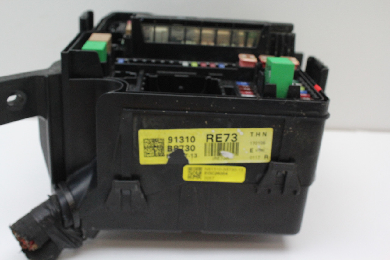 17 18 Hyundai Santa Fe 91310-B8730 Fusebox Fuse Box Relay Junction Control
