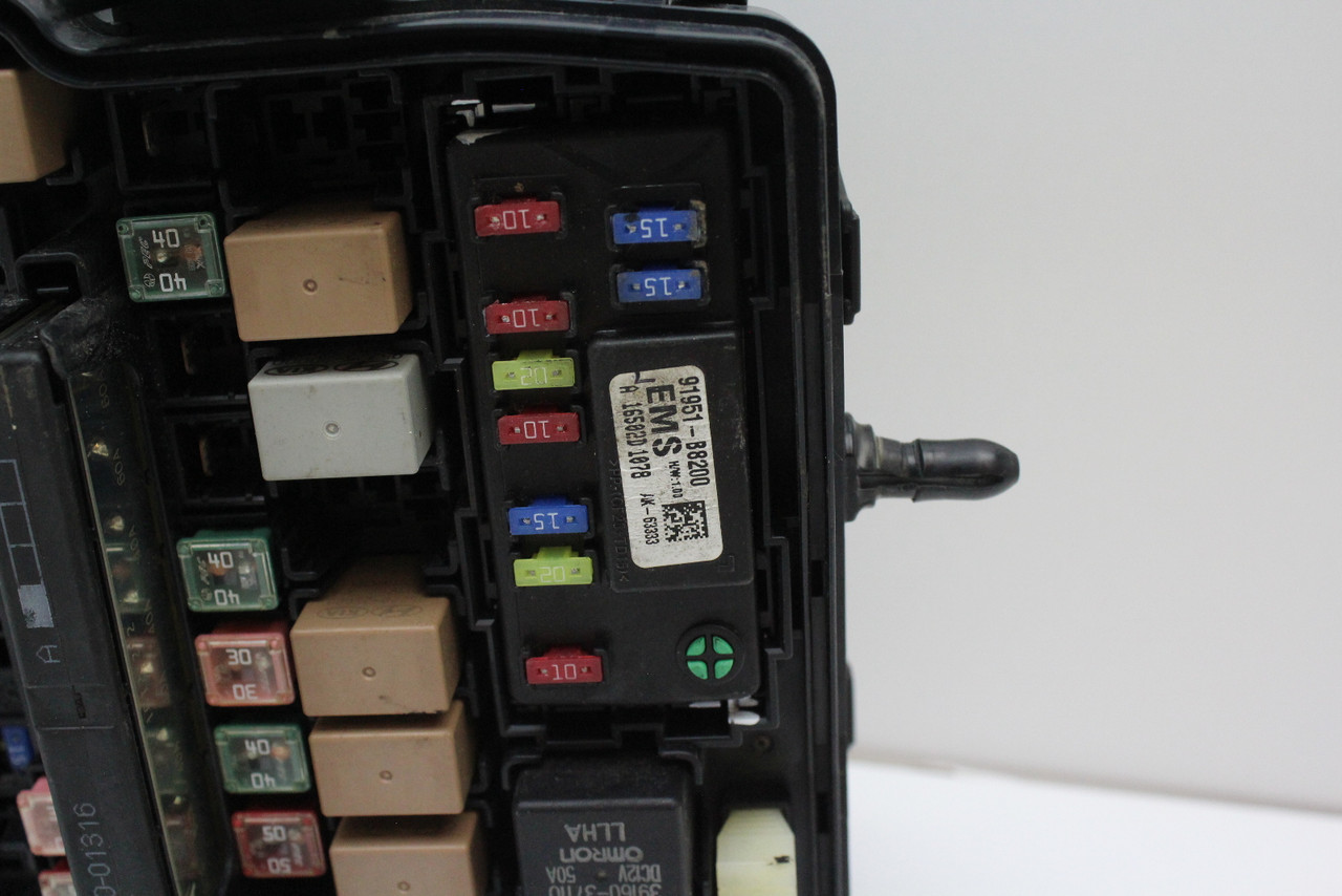 17 18 Hyundai Santa Fe 91310-B8730 Fusebox Fuse Box Relay Junction Control