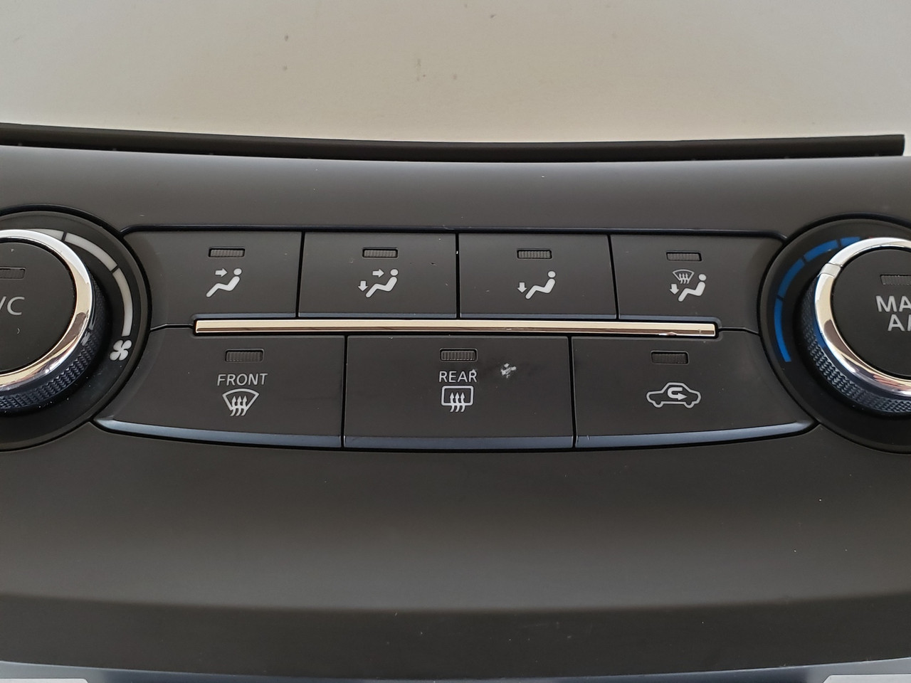 15-17 Nissan Sentra 275004AT2A Climate Control Panel Temperature Unit A/C Heater 15-17 Nissan Sentra 275004AT2A Climate Control Panel Temperature Unit A/C Heater