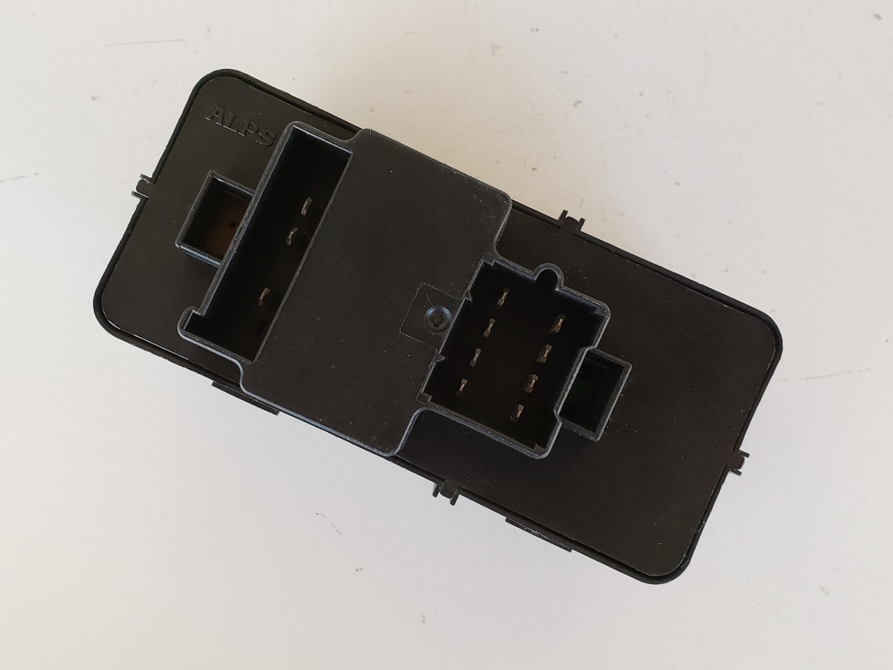 03-07 Saturn Ion 22664398 Drivers Side Left Master Window Switch