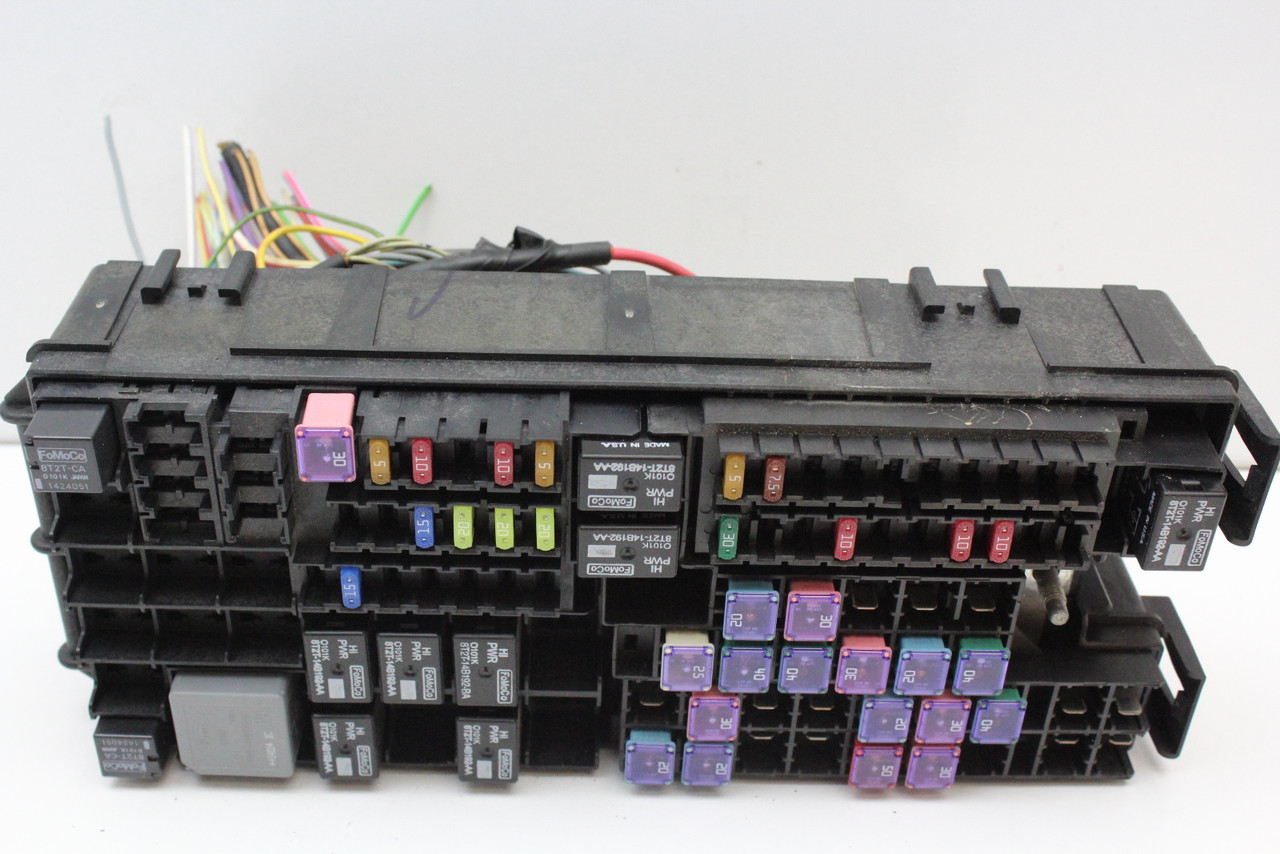 13-16 Ford Taurus 3.5L DG1T-14A003-BA Fusebox Fuse Box Junction Relay Module
