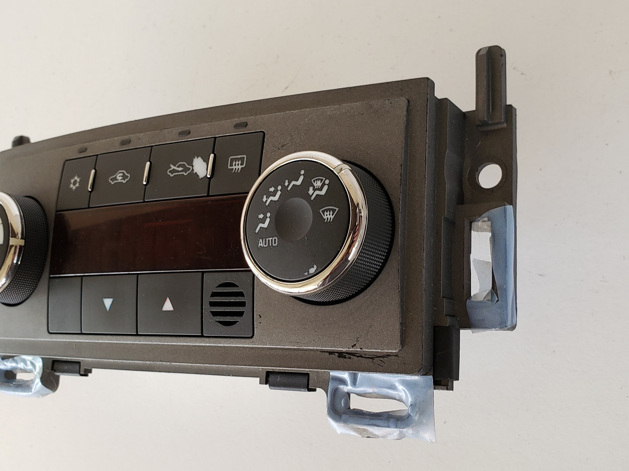 07-09 Saturn Aura 25777905 Climate Control Panel Temperature Unit A/C Heater