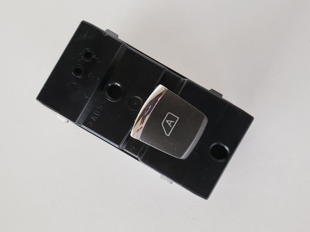 14-19 Infiniti Q50 25421 4GA1A Right Rear Passenger Window Switch OEM 14-19 Infiniti Q50 25421 4GA1A Right Rear Passenger Window Switch OEM