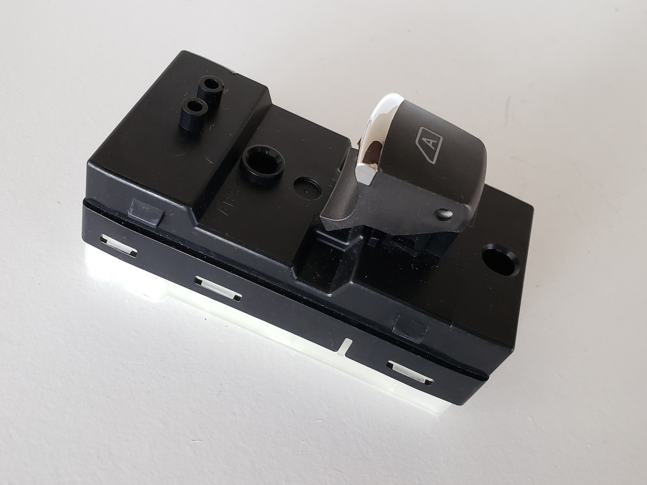 14-19 Infiniti Q50 25421 4GA1A Right Rear Passenger Window Switch OEM 14-19 Infiniti Q50 25421 4GA1A Right Rear Passenger Window Switch OEM