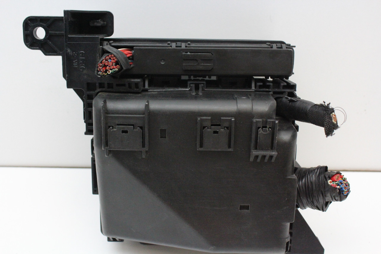 08-11 Mitsubishi Galant 8501A556 Engine Fusebox Fuse Box Relay Control Unit