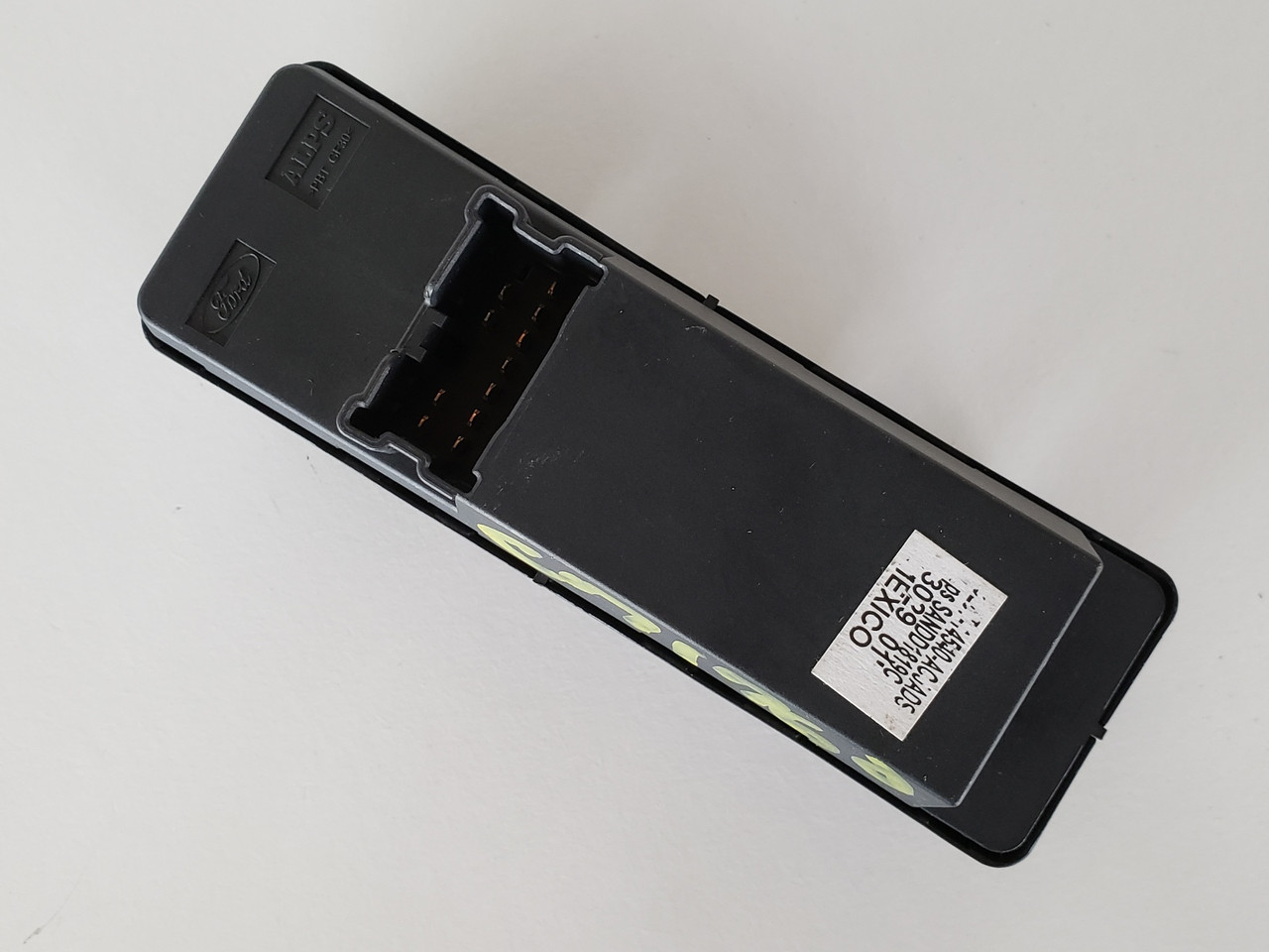 01-07 Ford Escape 3L8T-14540-ACJADS Drivers Side Left Master Window Switch OEM