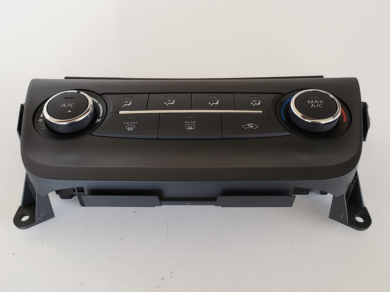15-17 Sentra 27500 4AT2A Climate Control Panel Temperature Unit A/C Heater 15-17 Sentra 27500 4AT2A Climate Control Panel Temperature Unit A/C Heater