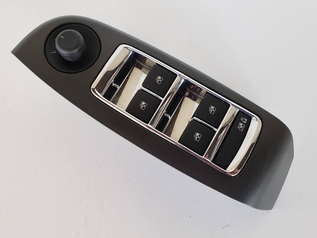 13 Chevy Malibu 20917580 Drivers Side Left Master Window Switch OEM 13 Chevy Malibu 20917580 Drivers Side Left Master Window Switch OEM