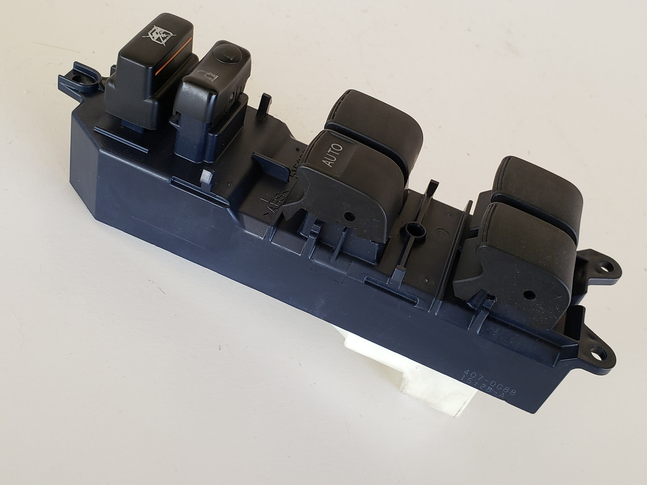 ぎゃらんどぅどう 09-13 Toyota Corolla 84820-02240 Drivers Side Left Master