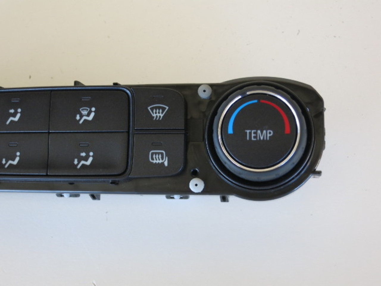 15 16 Gmc Sierra 2500 3500 Climate Control Panel Temperature Unit A/C Heater 15 16 Gmc Sierra 2500 3500 Climate Control Panel Temperature Unit A/C Heater