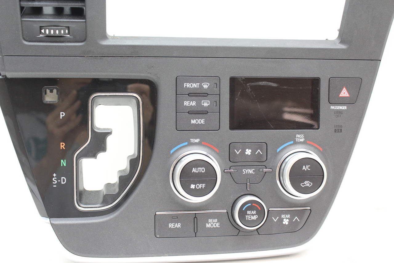 15 16 17 Toyota Sienna 55900-08200 Climate Control Panel Temperature Unit A/C