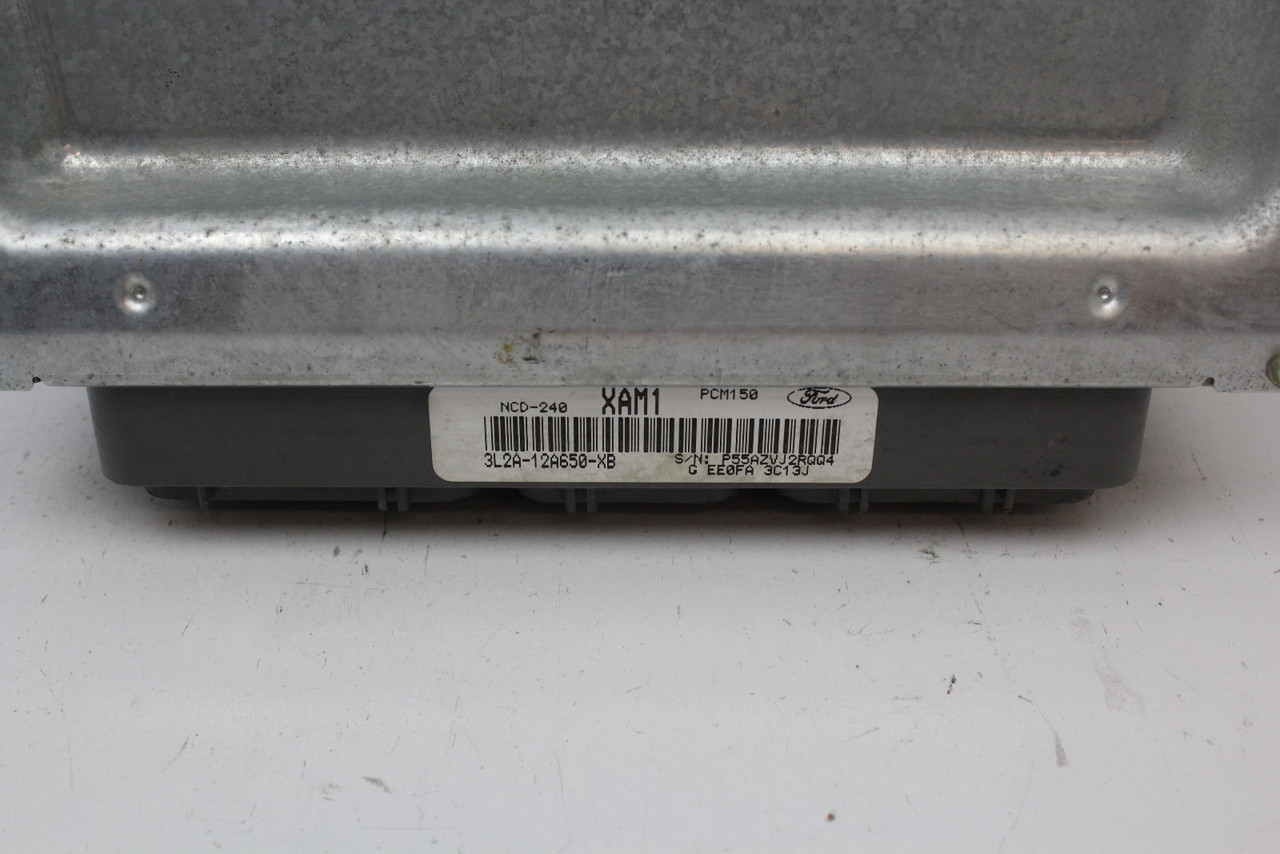 03 2003 Explorer 3L2A-12A650-XB Computer Brain Engine Control ECU ECM EBX Module 03 2003 Explorer 3L2A-12A650-XB Computer Brain Engine Control ECU ECM EBX Module