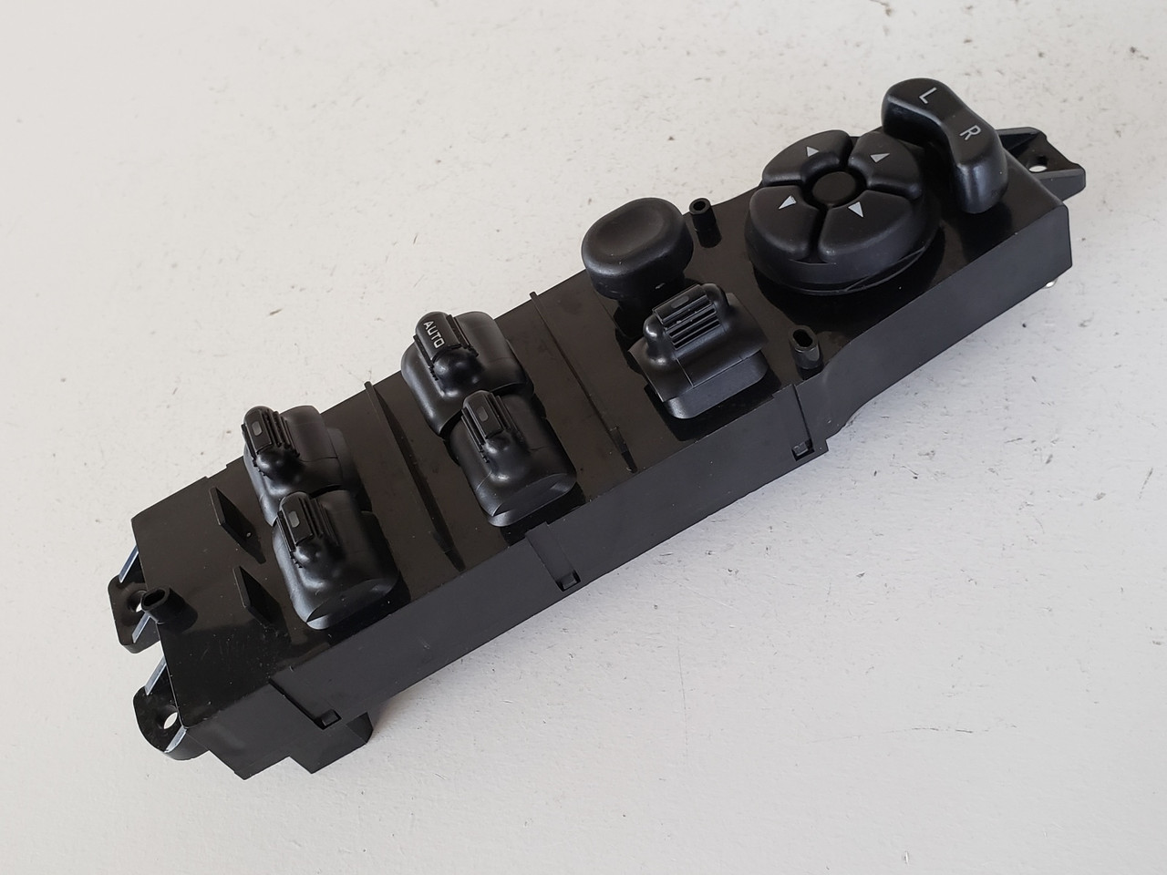 02 03 04 Dodge Ram 1500 Drivers Side Left Master Window Switch