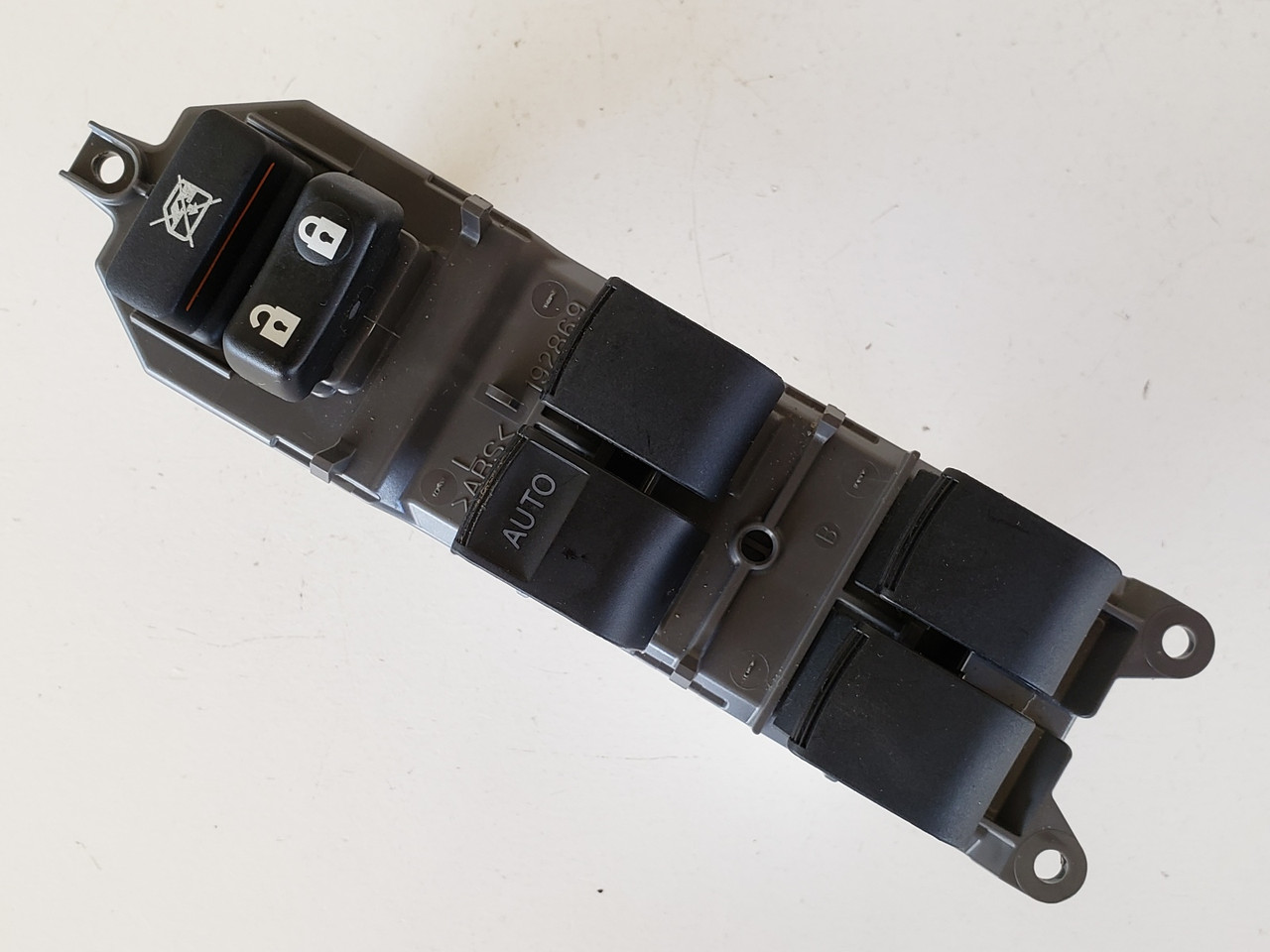 14-18 Toyota Corolla 84820-42210 Drivers Side Left Master Window