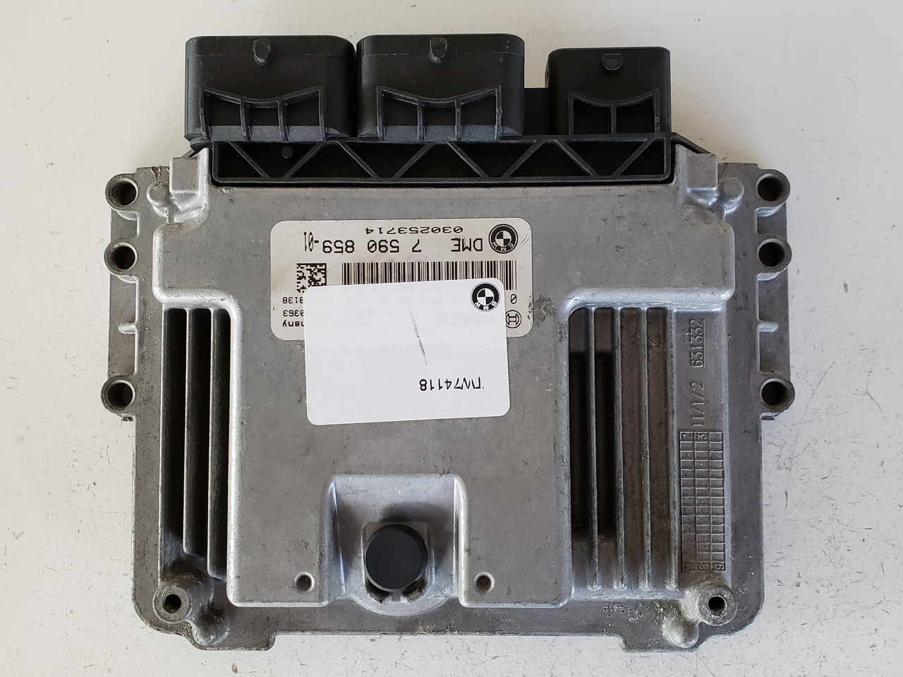 2009-2010 Mini Cooper 7 590 859-01 Computer Engine Control ECU ECM EBX Module