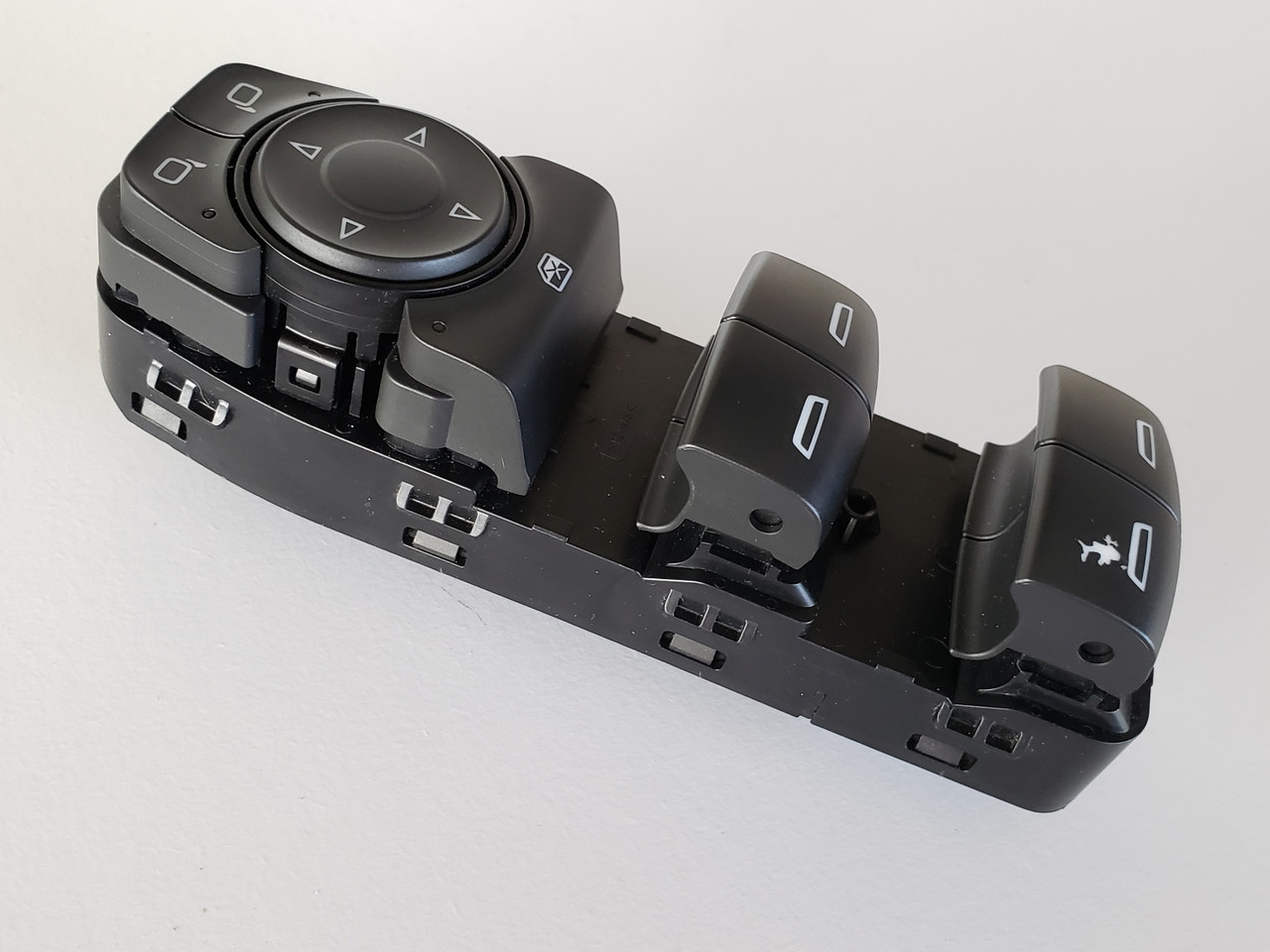 16-19 Chevy Malibu 84151774 Drivers Side Left Master Window Switch OEM 16-19 Chevy Malibu 84151774 Drivers Side Left Master Window Switch OEM